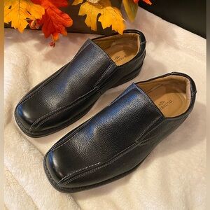 Dockers Men’s Slip On Dress Shoes ,Size 9M